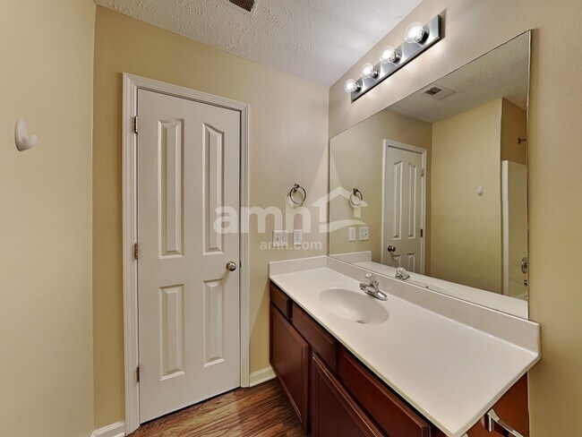 Building Photo - 1228 Shannon Ln