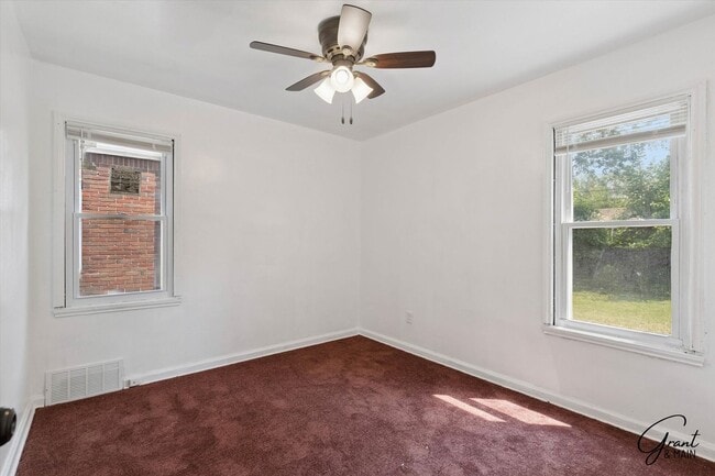 Building Photo - $1350 3 bedroom bungalow