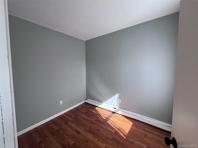 Building Photo - 488 Broadway
