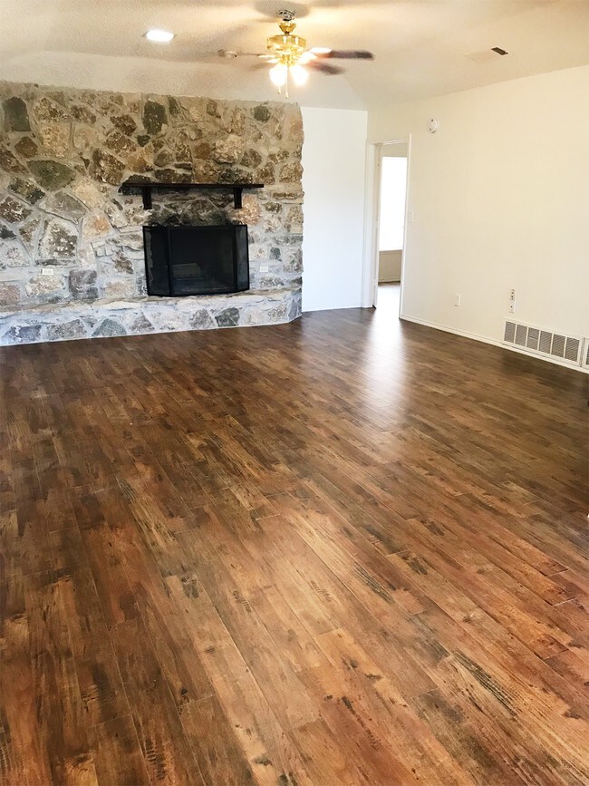 Building Photo - 1638 Brown Trail