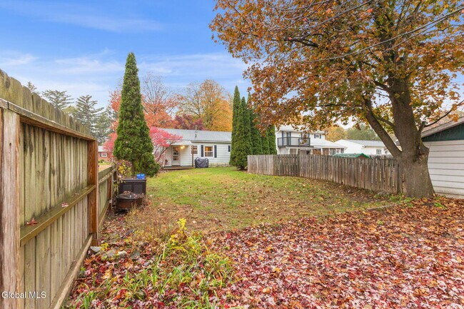 Building Photo - 56 Monroe St