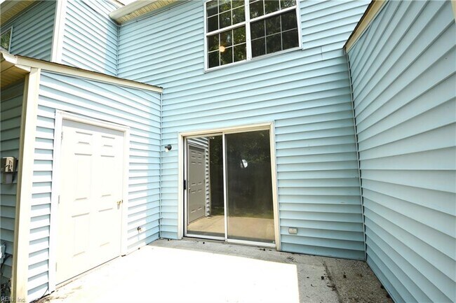 Building Photo - 313 Gaylor Ln