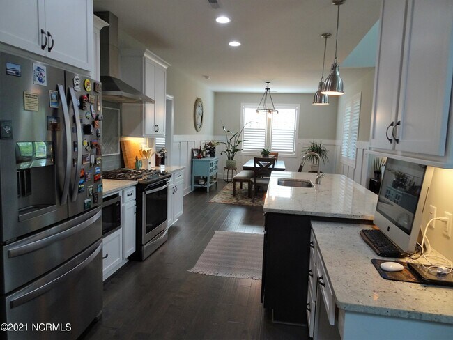 Building Photo - 217 Bogue Carrier Ct