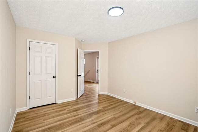 Building Photo - 4593 Parkway Cir