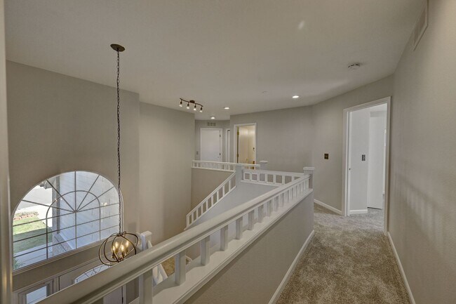Building Photo - 1625 Flint Ct