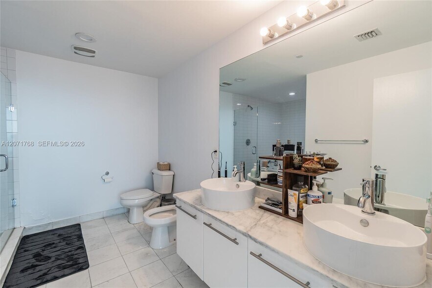 Building Photo - 888 Biscayne Blvd