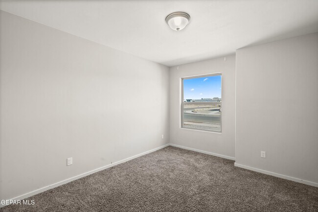 Building Photo - 629 Cedarwood Ave