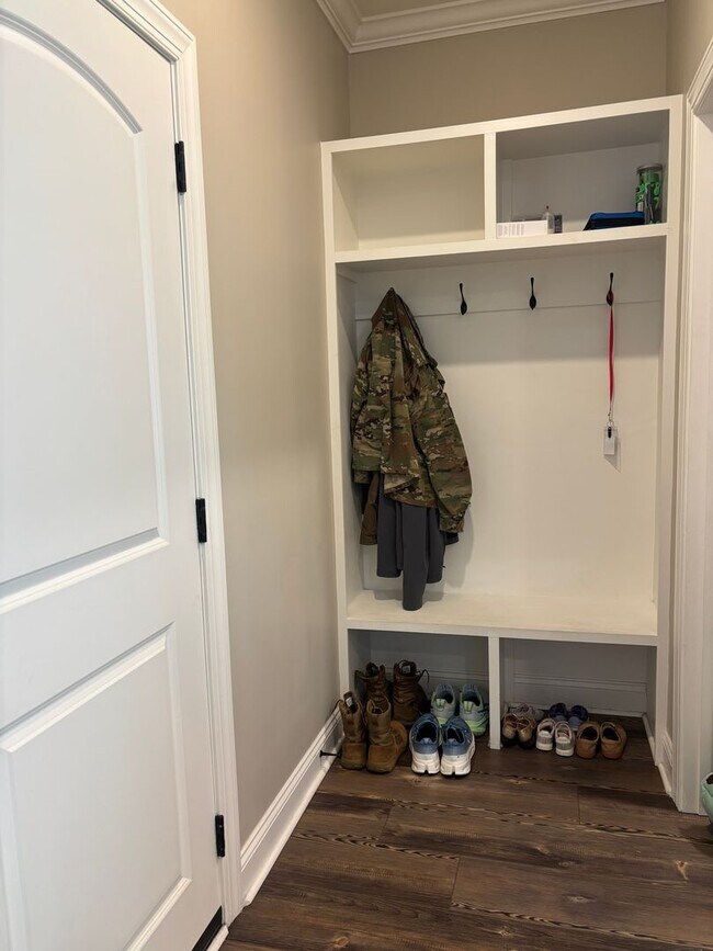 Building Photo - Spacious 4BR/3BA Creekside West Home with Screened Porch, Fenced Yard & 3-Car Garage