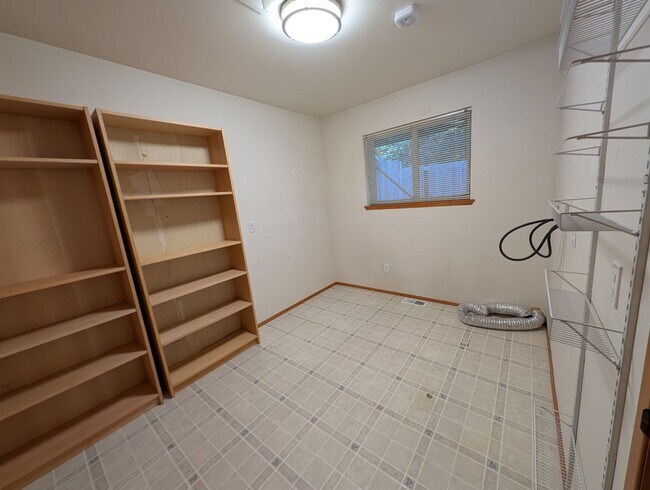 Building Photo - MUST SEE!! Spacious 2 Bedroom Duplex Close...