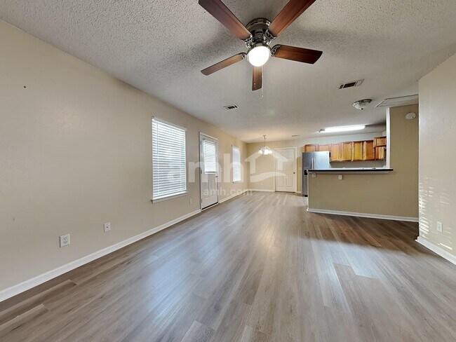 Building Photo - 25 Willow Lakes Dr