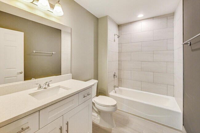 Building Photo - 2910 S Archer Ave
