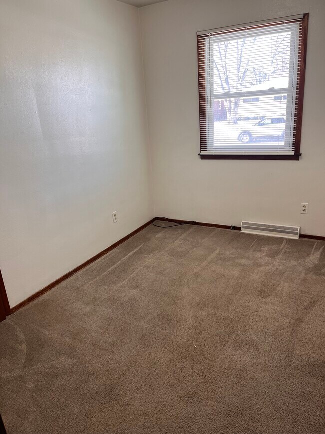 Building Photo - 3621 N Pine St