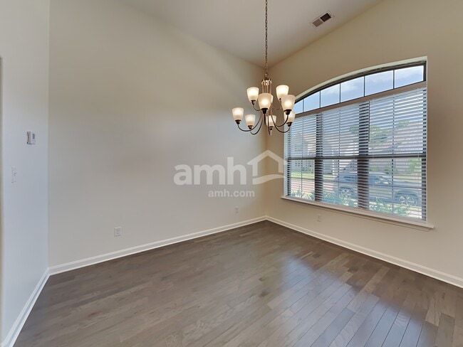 Building Photo - 5462 Stonecrest Dr