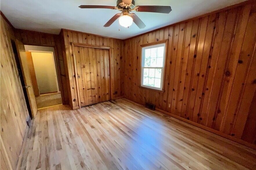 Building Photo - 4 Pinecrest Dr