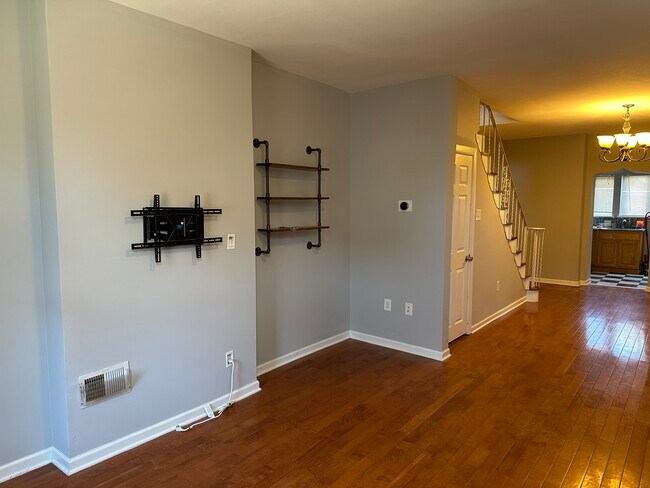 Building Photo - 1413 E Berks St