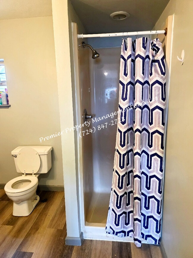 Building Photo - 911 4th Ave