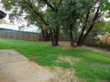 Building Photo - 1604 White Oak Ct