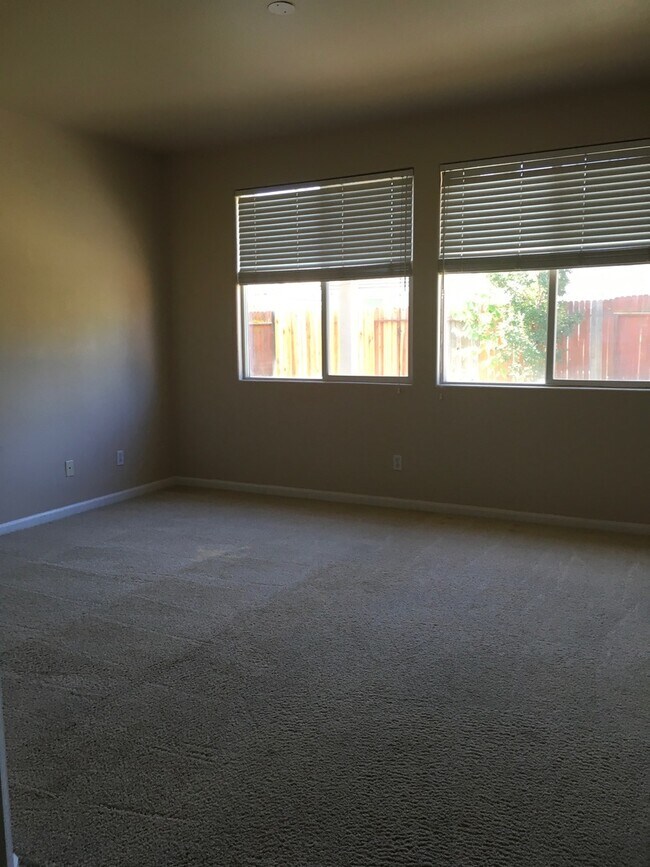Building Photo - Charming 4-Bedroom Home in a Great Location!