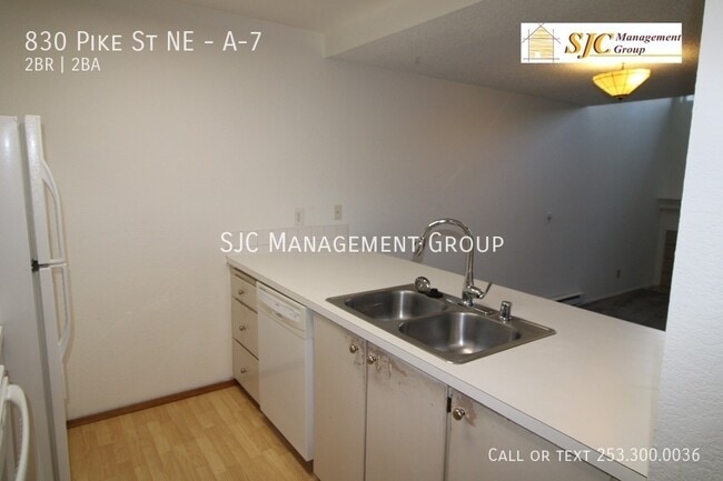 Building Photo - 830 Pike St NE