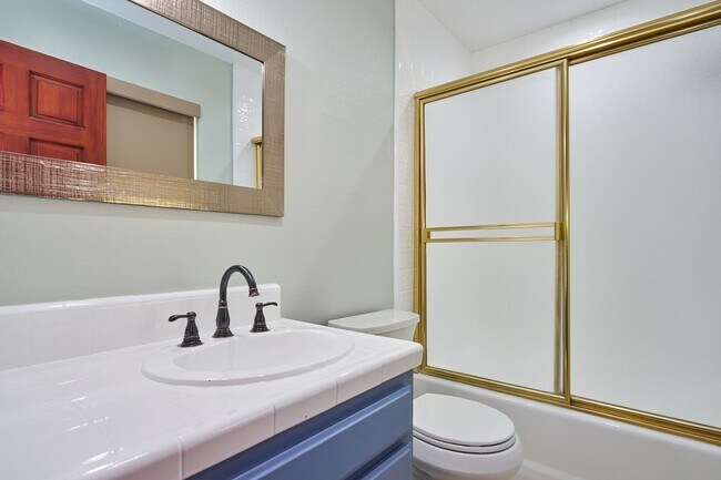 Building Photo - Aqua Vista - Entertainers Playhouse