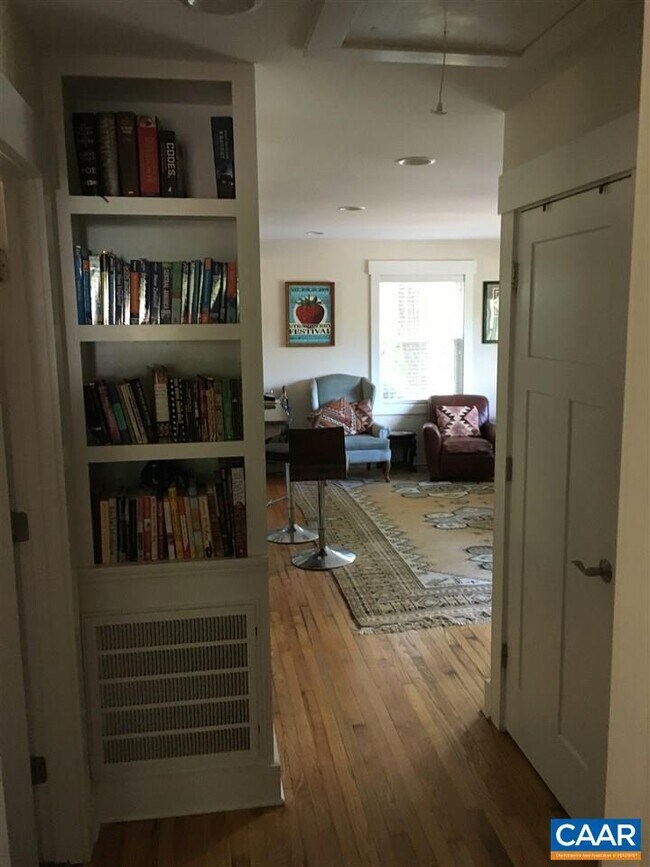 Building Photo - 718 McIntire Rd