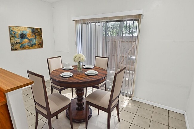 Building Photo - 12210 Apricot Dr