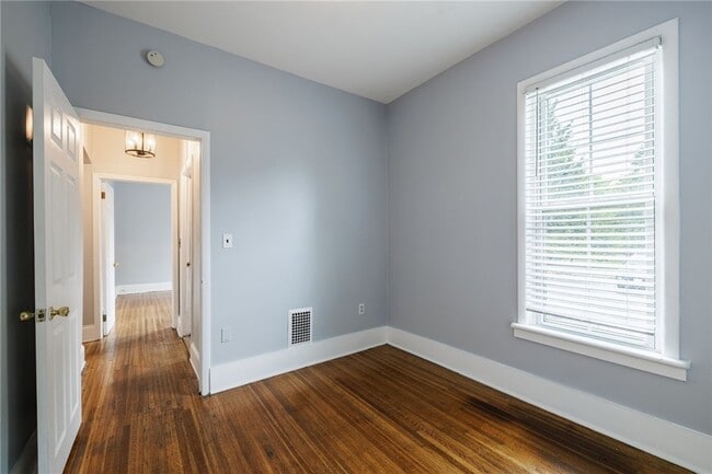 Building Photo - 222 Gregory St