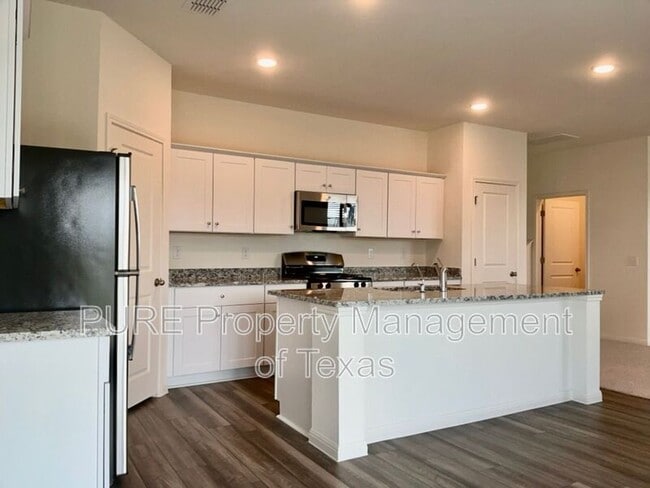 Building Photo - 203 Stonebrook Dr