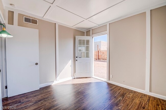 Building Photo - 18 Magnesium St