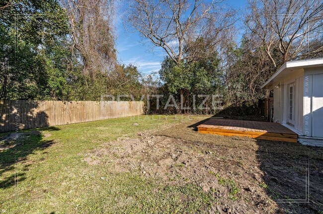 Building Photo - Fully Renovated 3 Bed 2 Bath Home!