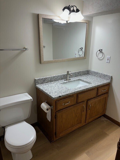 Building Photo - 1329 E 21st Ter