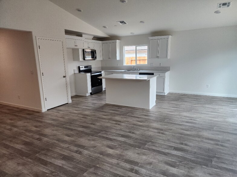 Building Photo - 2208 Blossom Ranch Rd