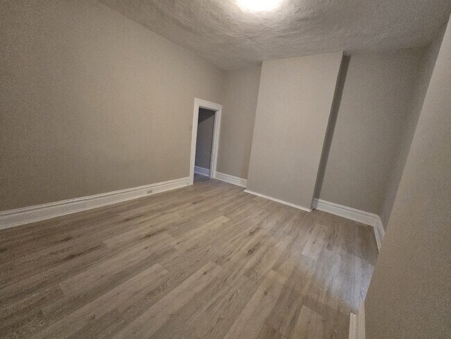Building Photo - Newly Available 1BR Apartment in South City!