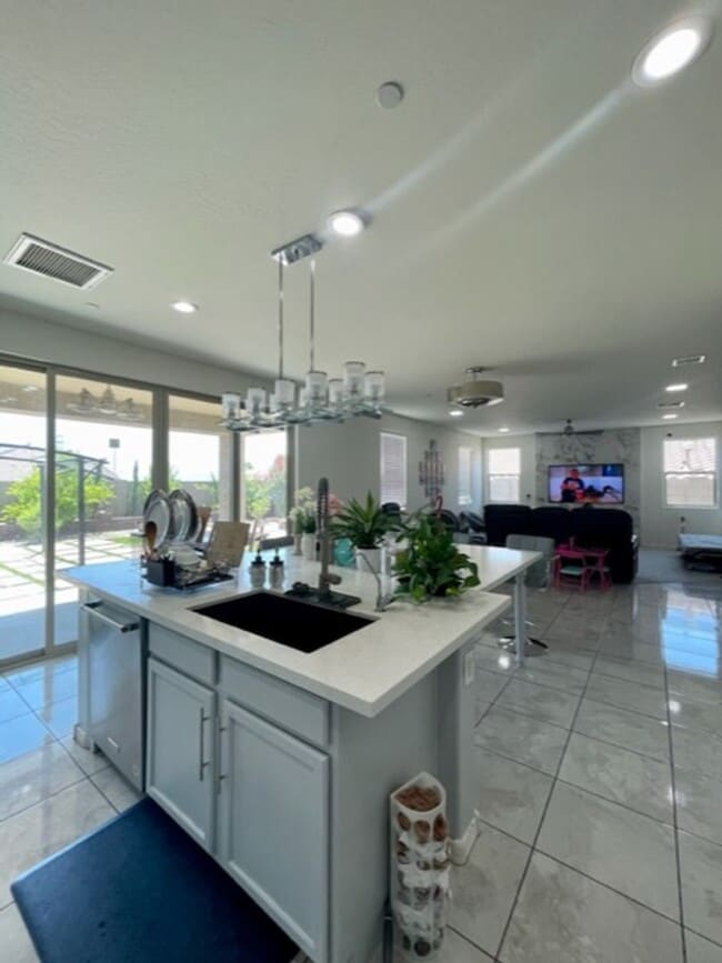 Building Photo - COMING SOON !! Beautifully upgraded 4 BD /3 BA plus Den home in the desirable subdivision of Tier...
