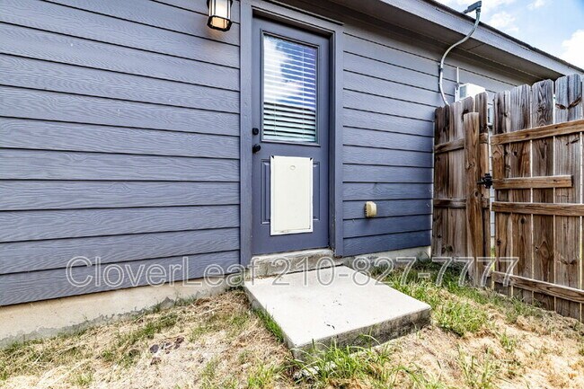 Building Photo - 547 Filibusters Trail