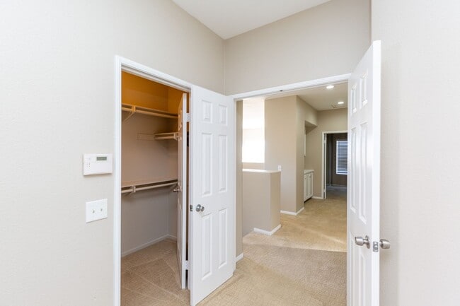 Building Photo - 3 bed, 2.5 bath DETACHED home in SCRIPPS RANCH
