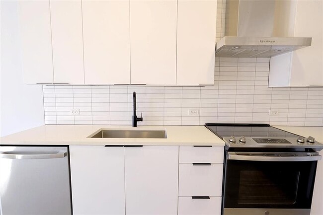 Building Photo - 2220 Webberville Rd