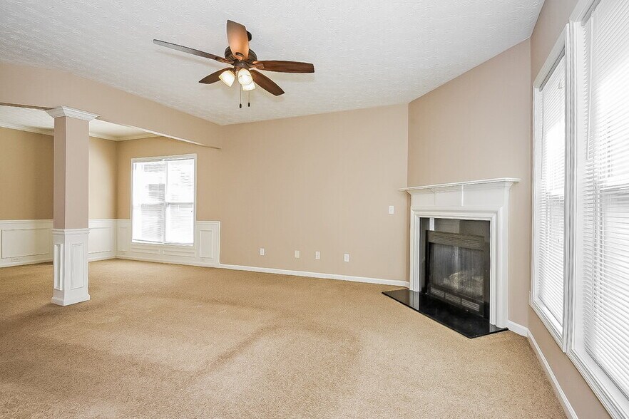 Building Photo - 934 Gardenia Curve