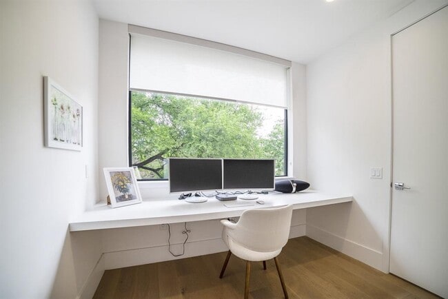 Building Photo - 2003 Melridge Pl