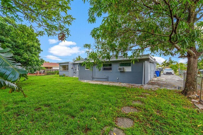 Building Photo - 820 Alabama Ave