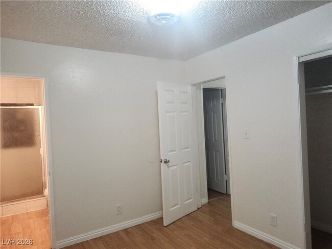 Building Photo - 2600 E Vana Ave