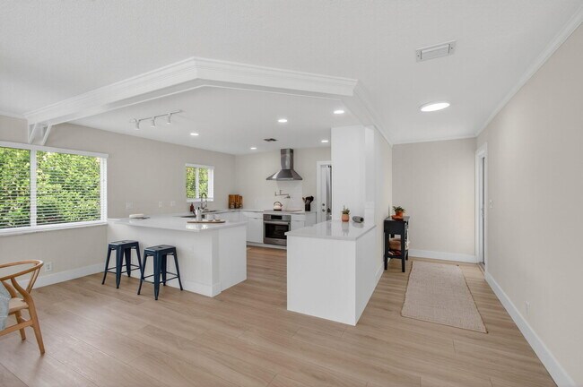 Building Photo - 802 Mallard Dr