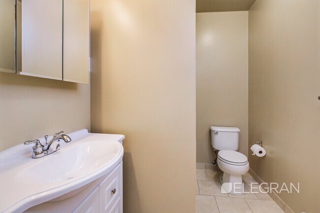Building Photo - 376 Nodine St