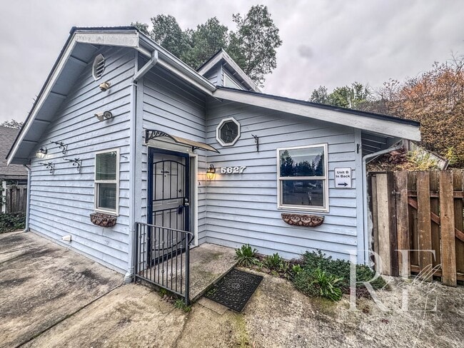 Primary Photo - Charming 3-Bed Tacoma Home with Skylights & Unique Touches