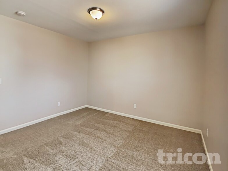 Building Photo - 114 Brewster Ct