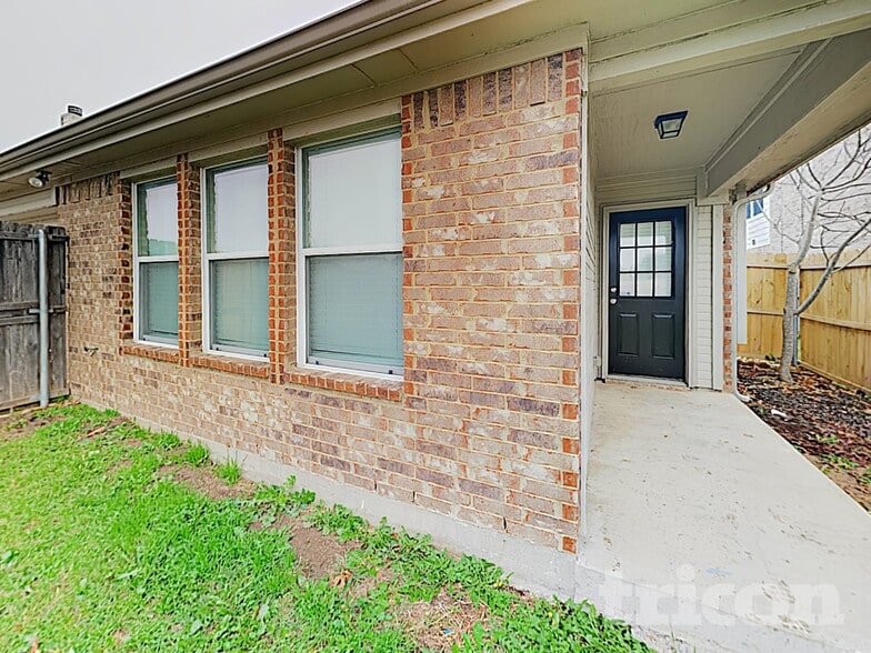 Building Photo - 2934 Margeaux Dr