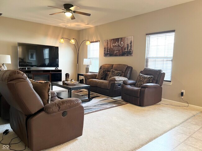 Building Photo - 1694 Wedgewood Pl