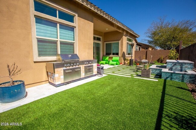 Building Photo - 7611 E Camino Vivaz