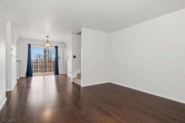 Building Photo - 5 Ajax Ct