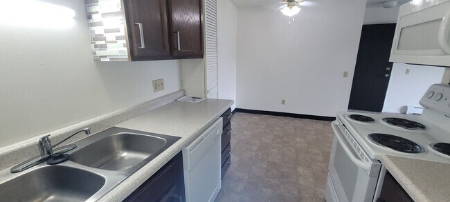 Building Photo - Upper 2 Bedroom Apartment – Heat Included - Available: First Week of June  2026